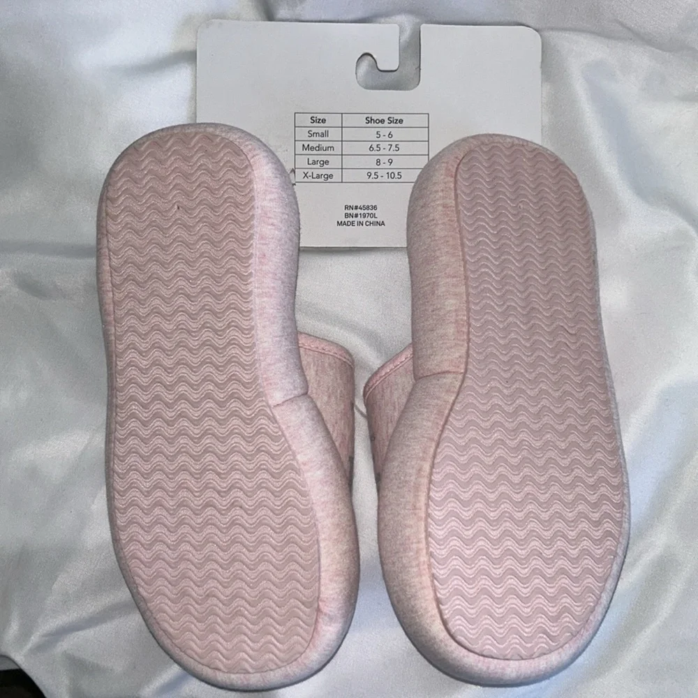 True Religion Pink And Gray Horseshoe Adjustable Strap Slide On Slippers - Picture 8 of 12